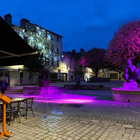 La Source, Maison De Vieux Hébergement de vacances
